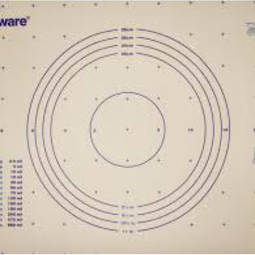 Tupperware pastry sheet
Berry Bliss
$15
New never used
